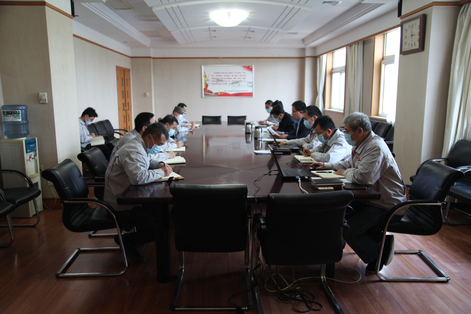 電氣產品產業(yè)子集團紀委組織召開工作會議（2）.jpg
